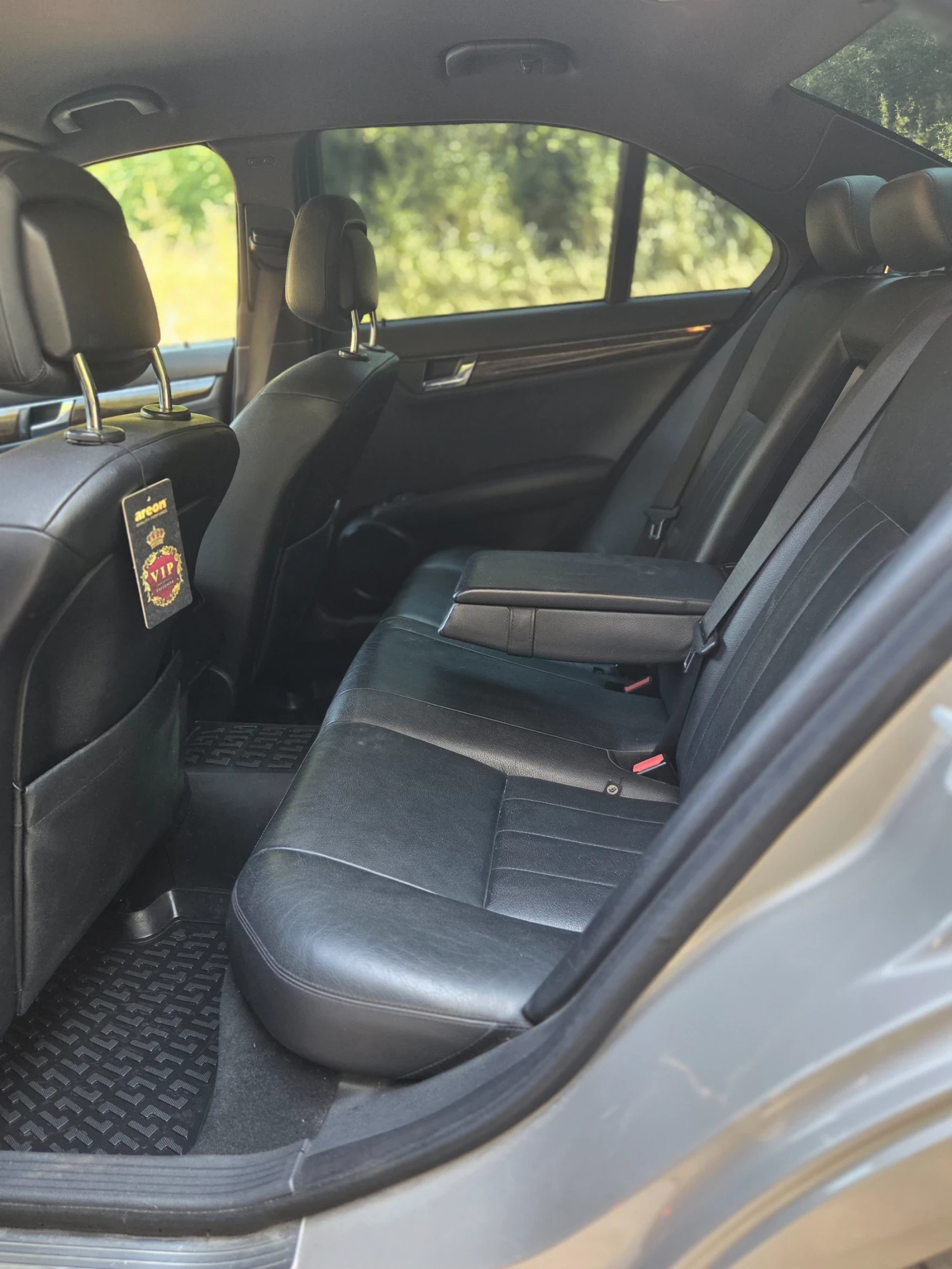 Mercedes-Benz C 220, снимка 13 - Автомобили и джипове - 56240306