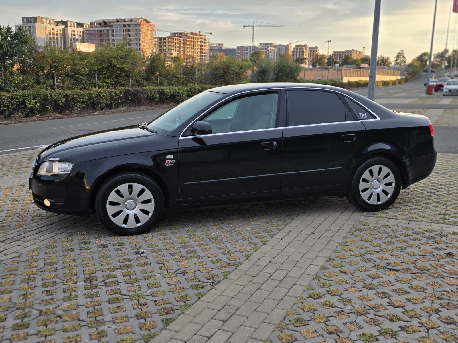 Audi A4 2.0 TDI 140 коня , снимка 3 - Автомобили и джипове - 56246826