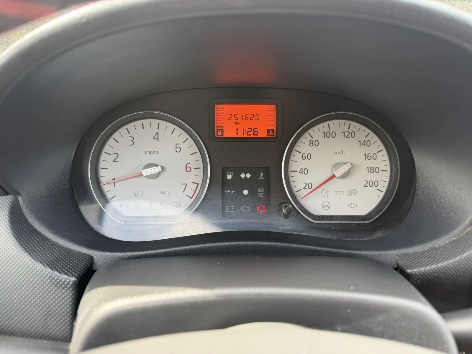Dacia Sandero, снимка 7 - Автомобили и джипове - 56287926