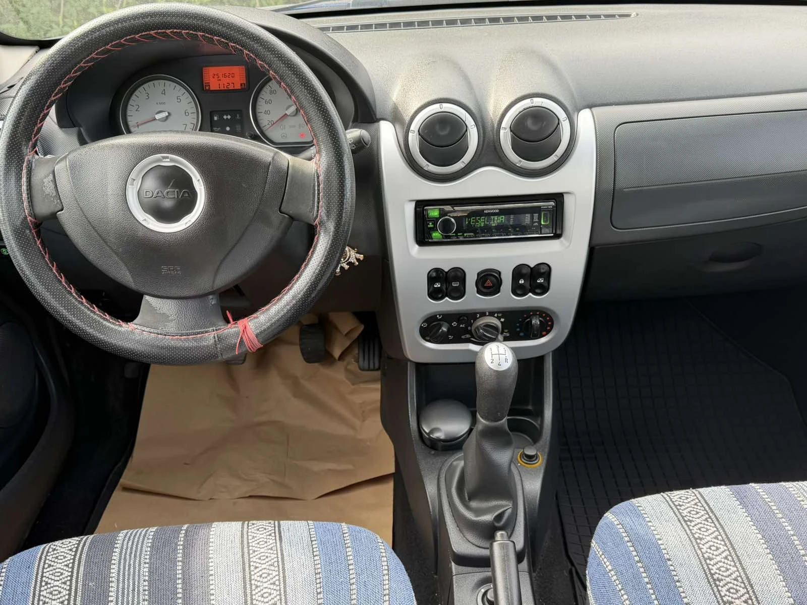 Dacia Sandero, снимка 6 - Автомобили и джипове - 56287926
