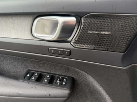 Volvo XC40 * АВТО КРЕДИТ* ЦЕНА ДО БГ * СЕРВИЗНА ИСТОРИЯ * , снимка 12 - Автомобили и джипове - 53697084