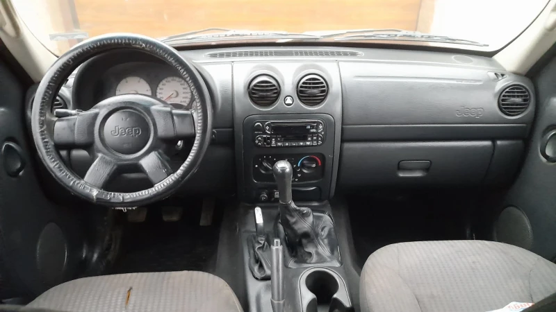 Jeep Cherokee 2.5 CRD, снимка 12 - Автомобили и джипове - 52675087