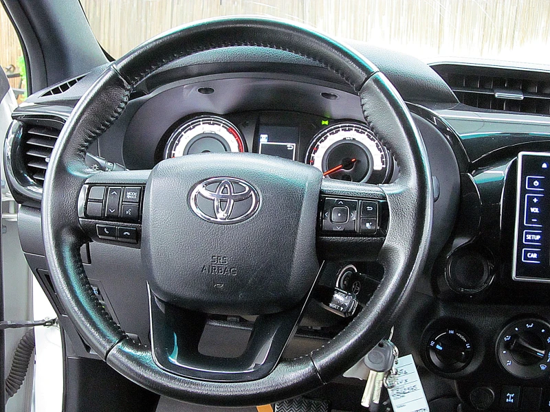 Toyota Hilux 4x4/KAMERA/D4D/ТОП СЪСТОЯНИЕ СОБСТВЕН ЛИЗИНГ, снимка 13 - Автомобили и джипове - 52727756