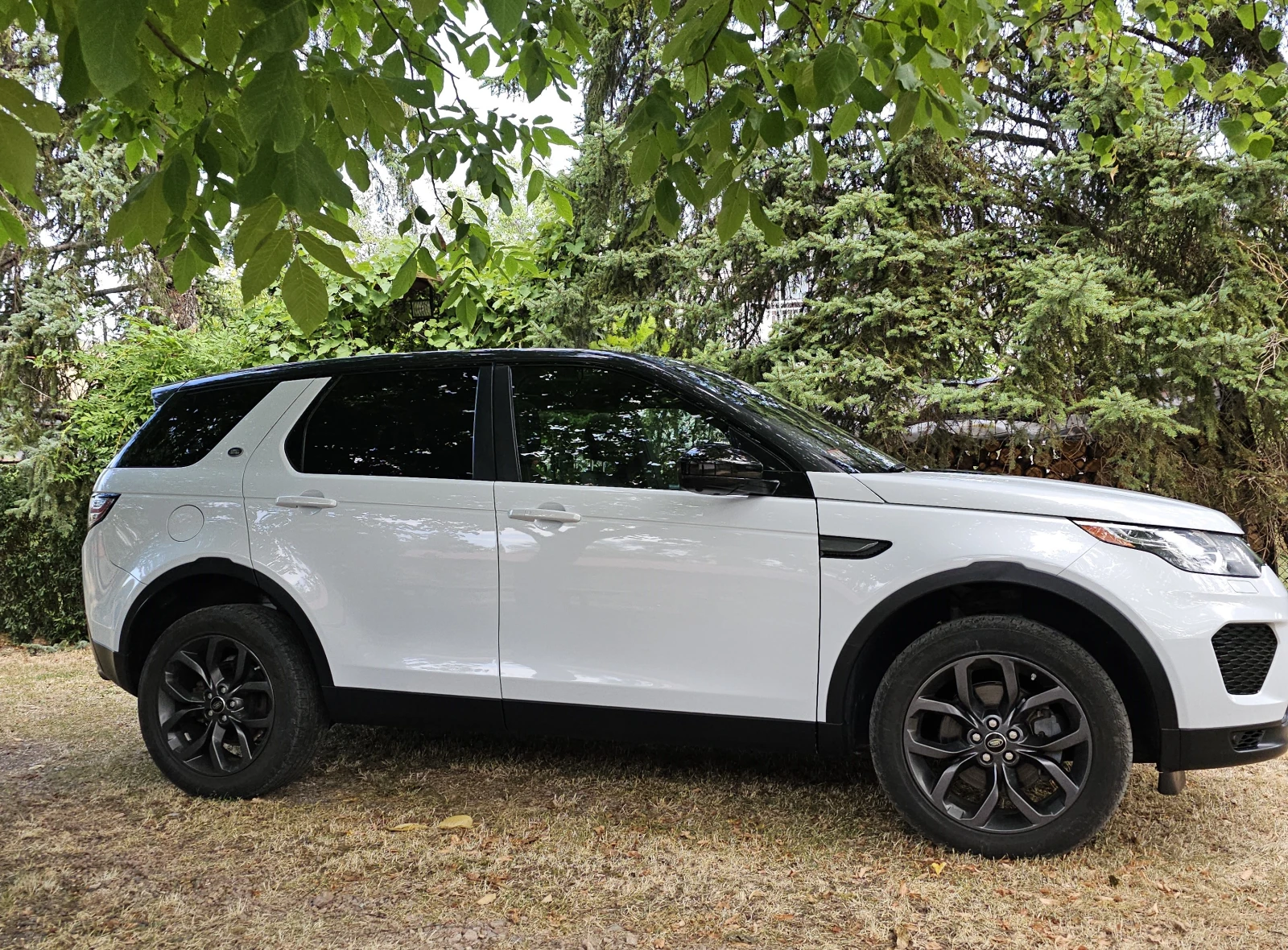 Land Rover Discovery Sport 2.0 HSE  - изображение 4