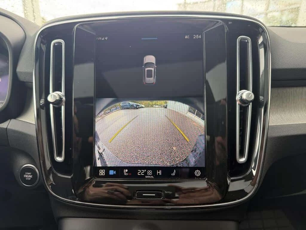 Volvo XC40 * АВТО КРЕДИТ* ЦЕНА ДО БГ * СЕРВИЗНА ИСТОРИЯ *  - изображение 10