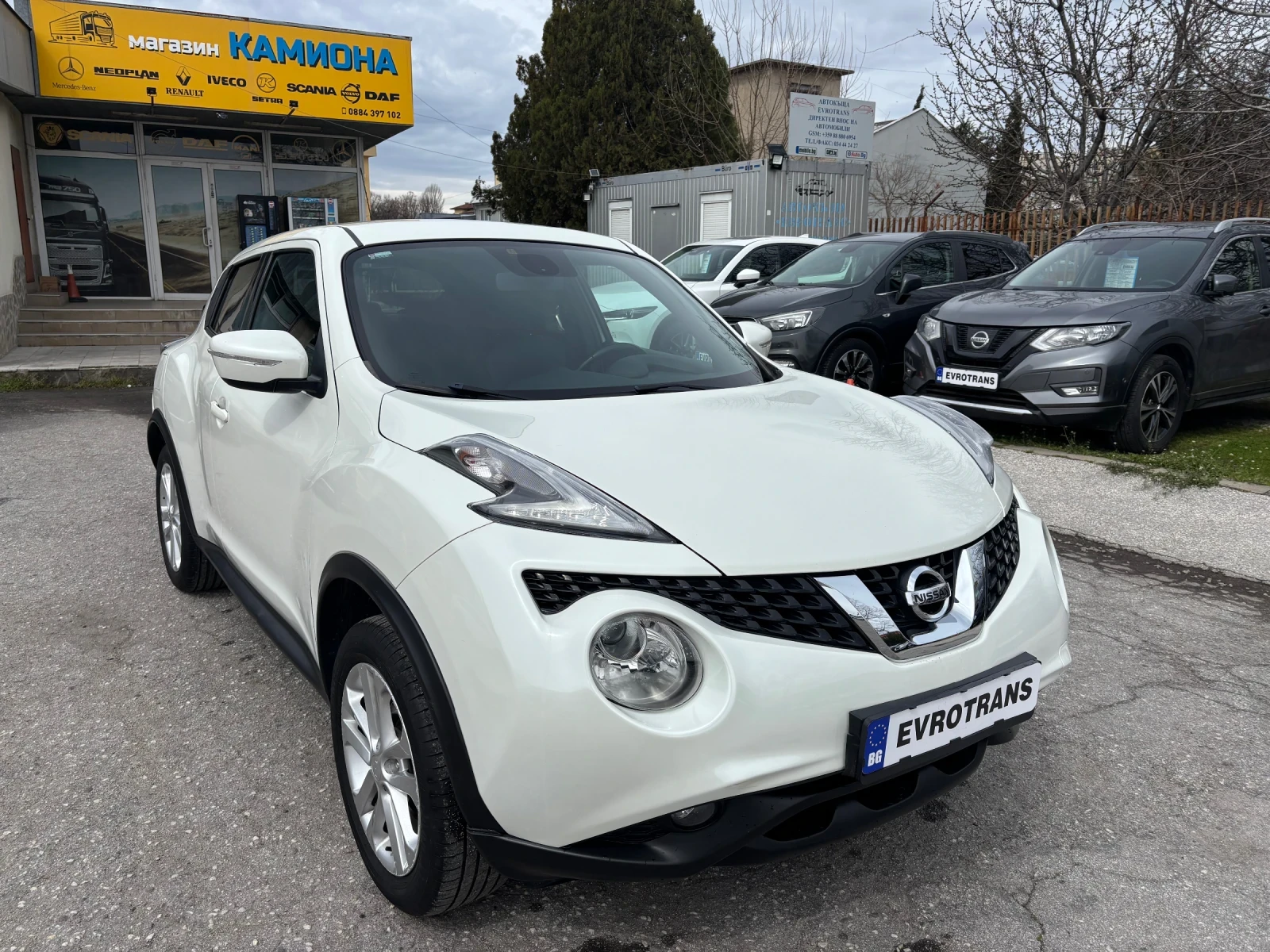 Nissan Juke 1, 6 i / Facelift / Navi/ Камера/Автомат/ Keyles-g, снимка 2 - Автомобили и джипове - 54017200