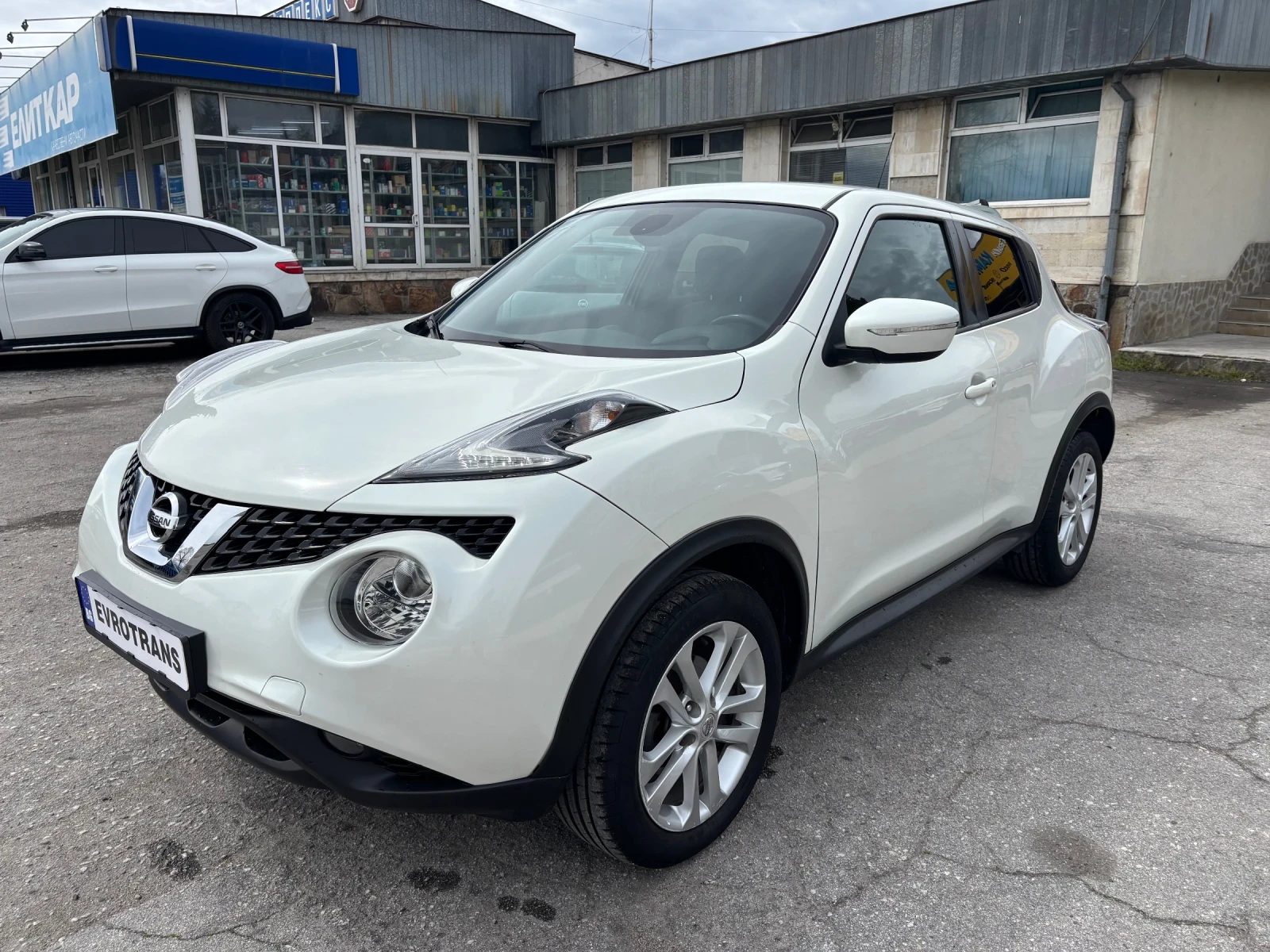 Nissan Juke 1, 6 i / Facelift / Navi/ Камера/Автомат/ Keyles-g, снимка 3 - Автомобили и джипове - 54017200