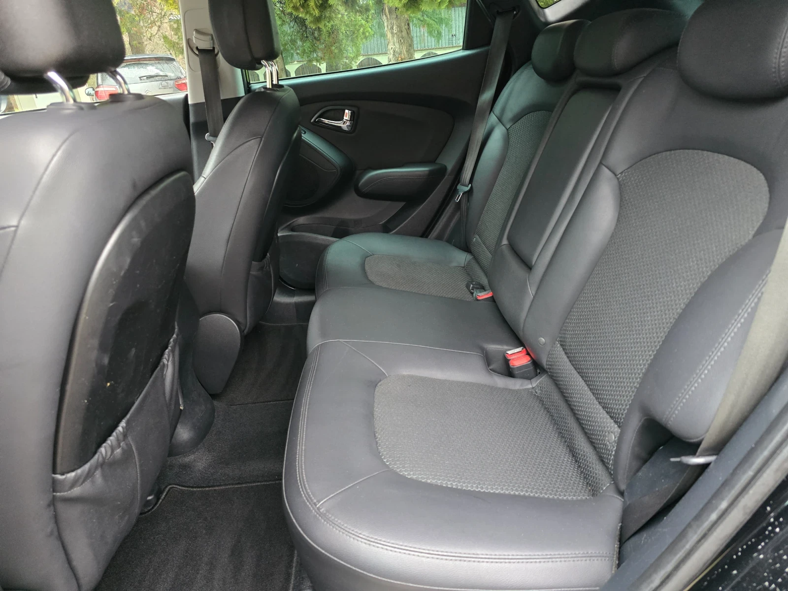 Hyundai IX35 2.0i 4X4 ШВЕЙЦАРИЯ , снимка 12 - Автомобили и джипове - 54108909