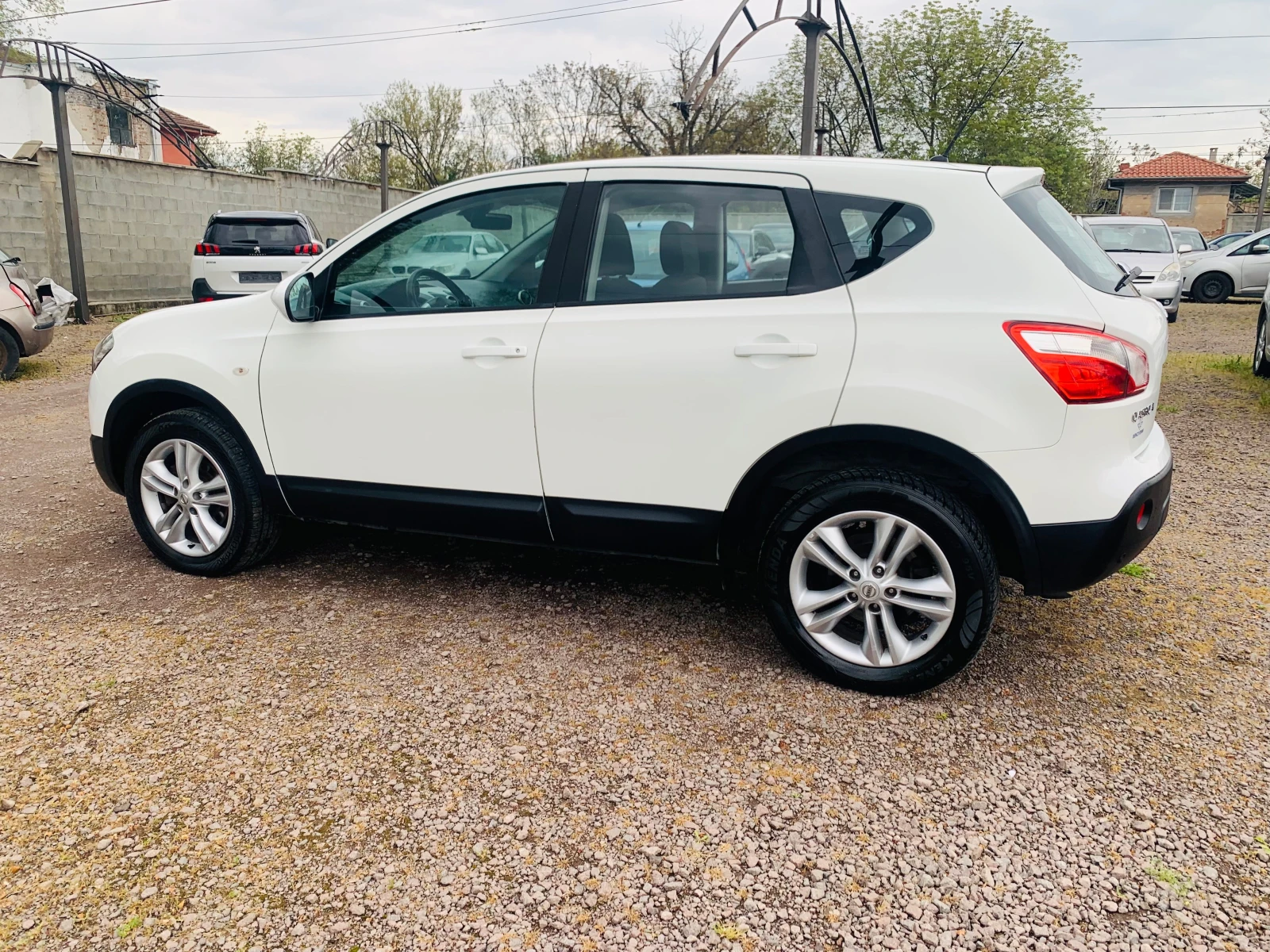 Nissan Qashqai 1.5dci НОВА!!!!, снимка 4 - Автомобили и джипове - 54385262
