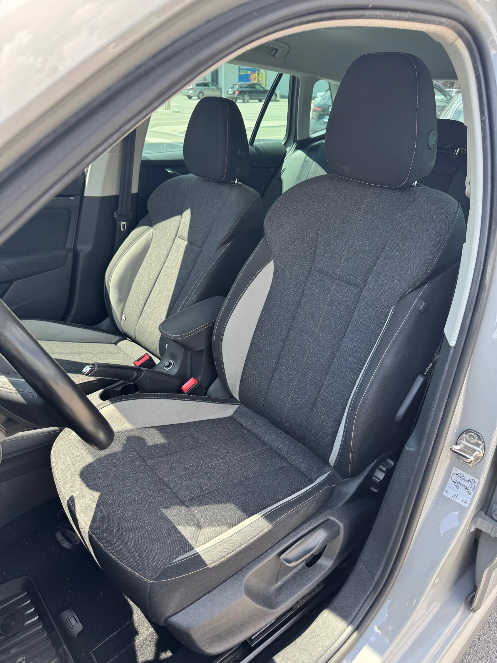Skoda Kamiq 1.5 150к.с ОТЛИЧНА | ПЪРВИ СОБСТВЕНИК, снимка 8 - Автомобили и джипове - 54795797