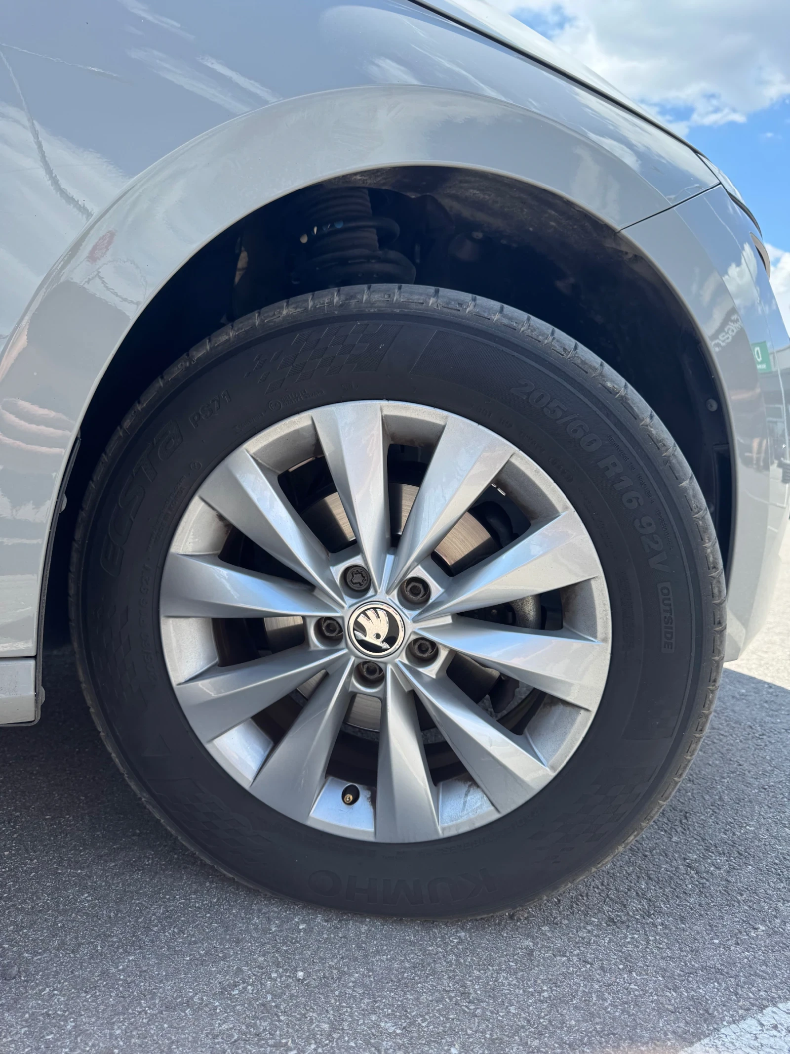 Skoda Kamiq 1.5 150к.с ОТЛИЧНА | ПЪРВИ СОБСТВЕНИК, снимка 5 - Автомобили и джипове - 54795797