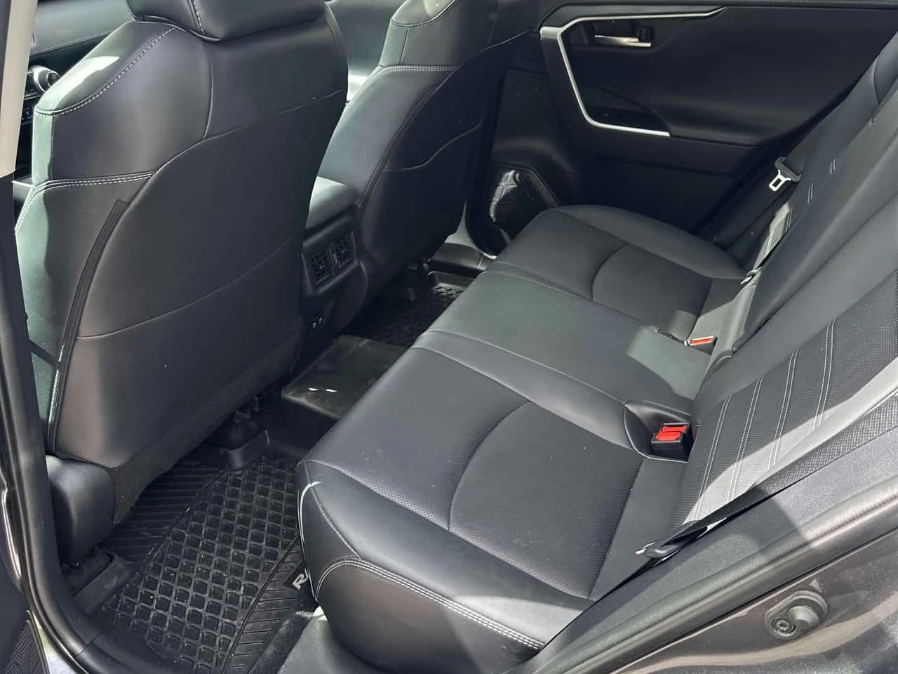 Toyota Rav4 * Limited * CARFAX * JBL * ПОДГРЕВИ * KEYLESS, снимка 11 - Автомобили и джипове - 54930200