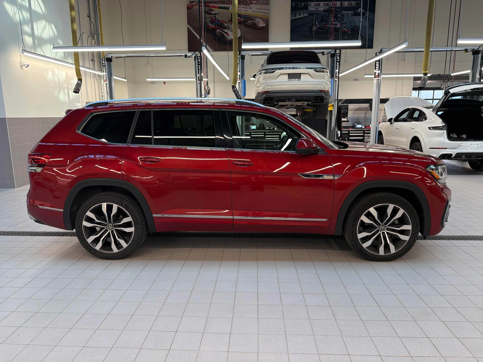 VW Atlas  Execline / CARFAX / 360 / MEMORY / ОБДУХВАНЕ, снимка 3 - Автомобили и джипове - 55914566
