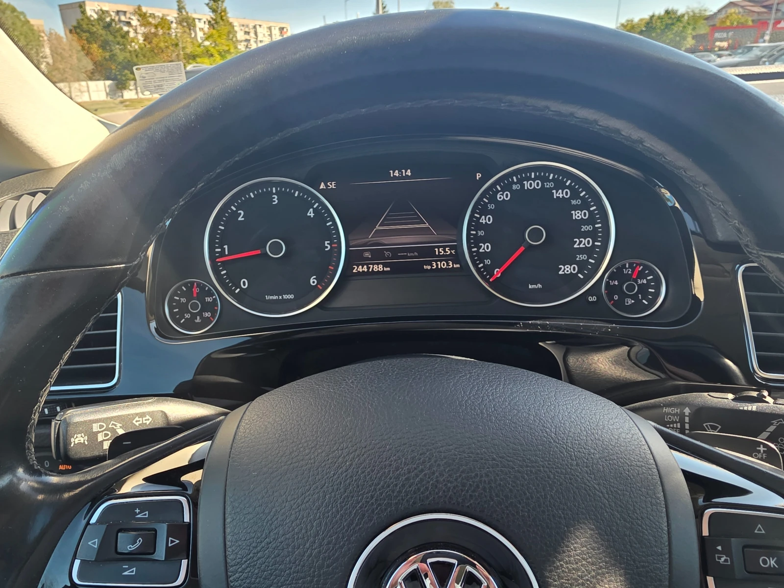 VW Touareg, снимка 12 - Автомобили и джипове - 56337131