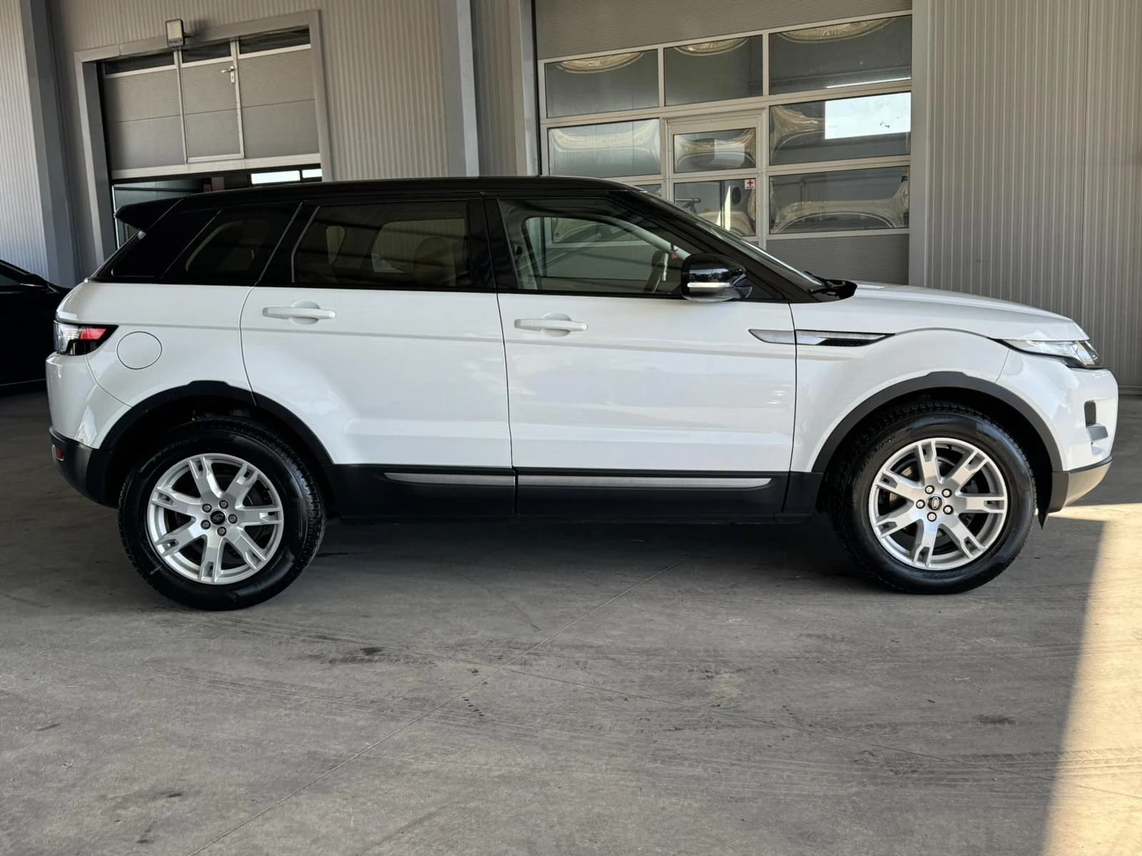 Land Rover Range Rover Evoque 2.2D* 150ps* MERIDIAN* ����* ����* ������ | Mobile.bg � ����������� 6