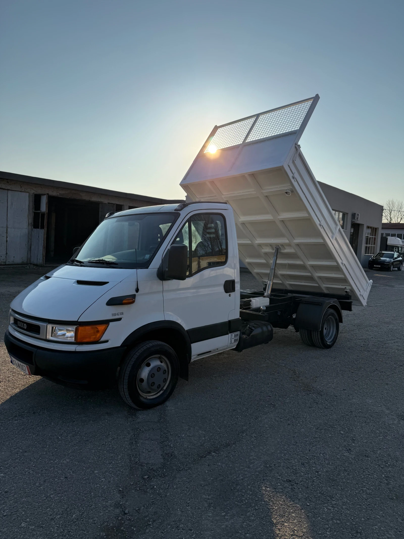 Iveco 35c13 Тристранен самосвал 35c13, снимка 4 - Бусове и автобуси - 53725544