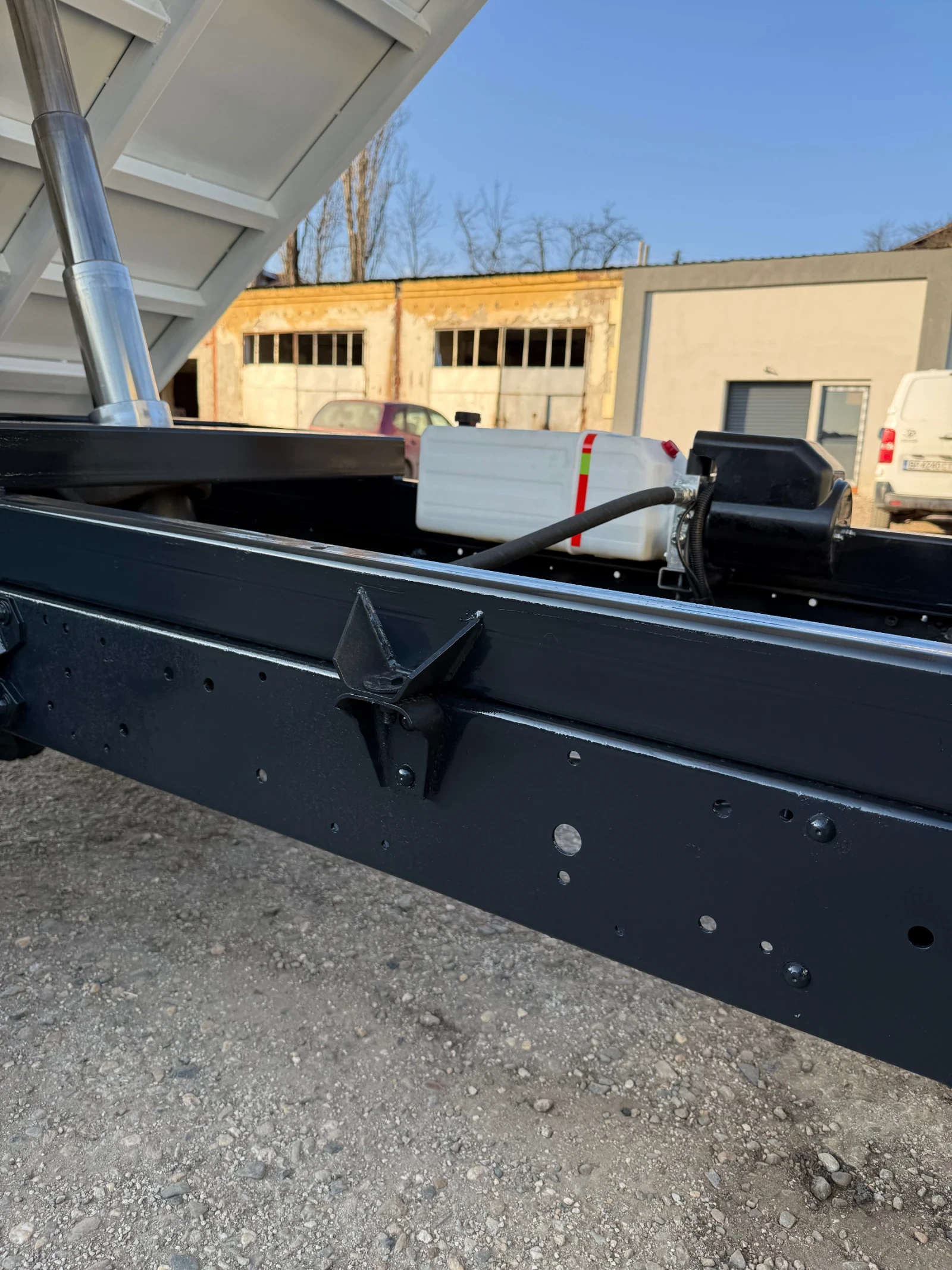 Iveco 35c13 Тристранен самосвал 35c13, снимка 10 - Бусове и автобуси - 53725544