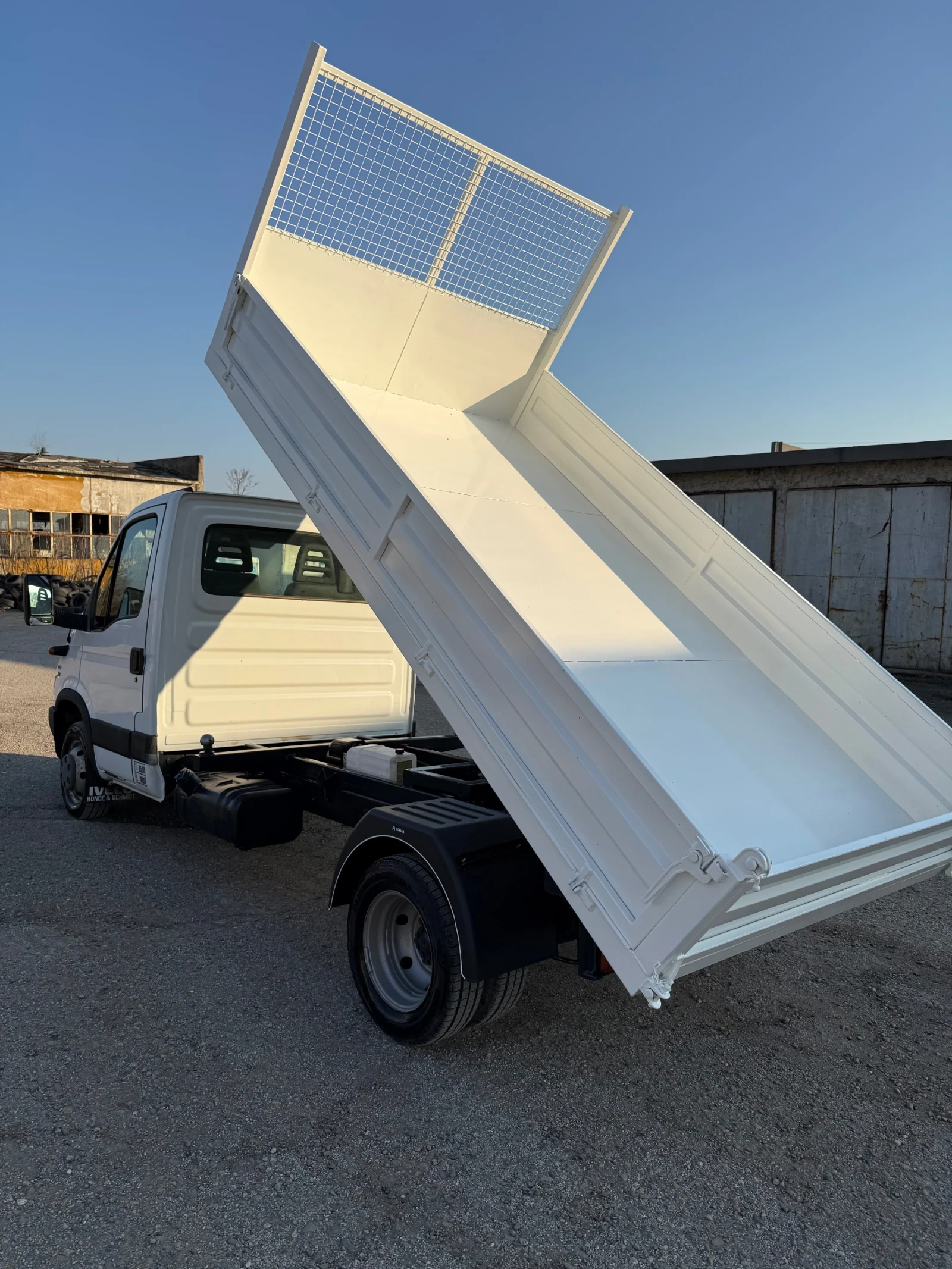 Iveco 35c13 Тристранен самосвал 35c13, снимка 7 - Бусове и автобуси - 53725544