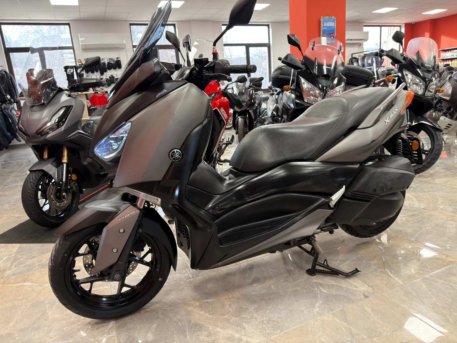 Yamaha X-max 300ABS TC - изображение 8