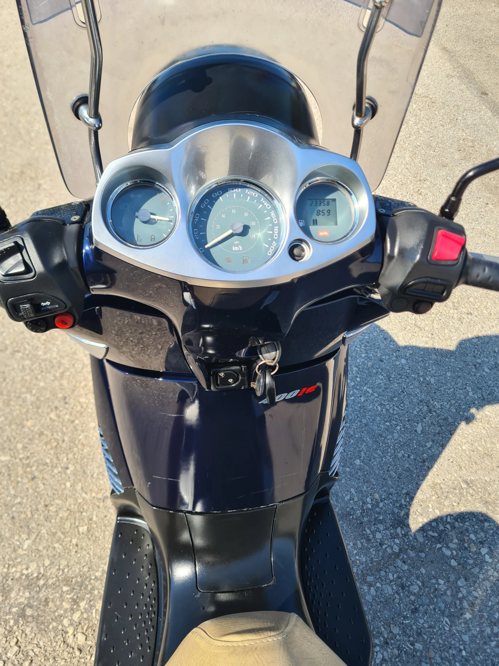 Aprilia Scarabeo 400ie, снимка 14 - Мотоциклети и мототехника - 54966370