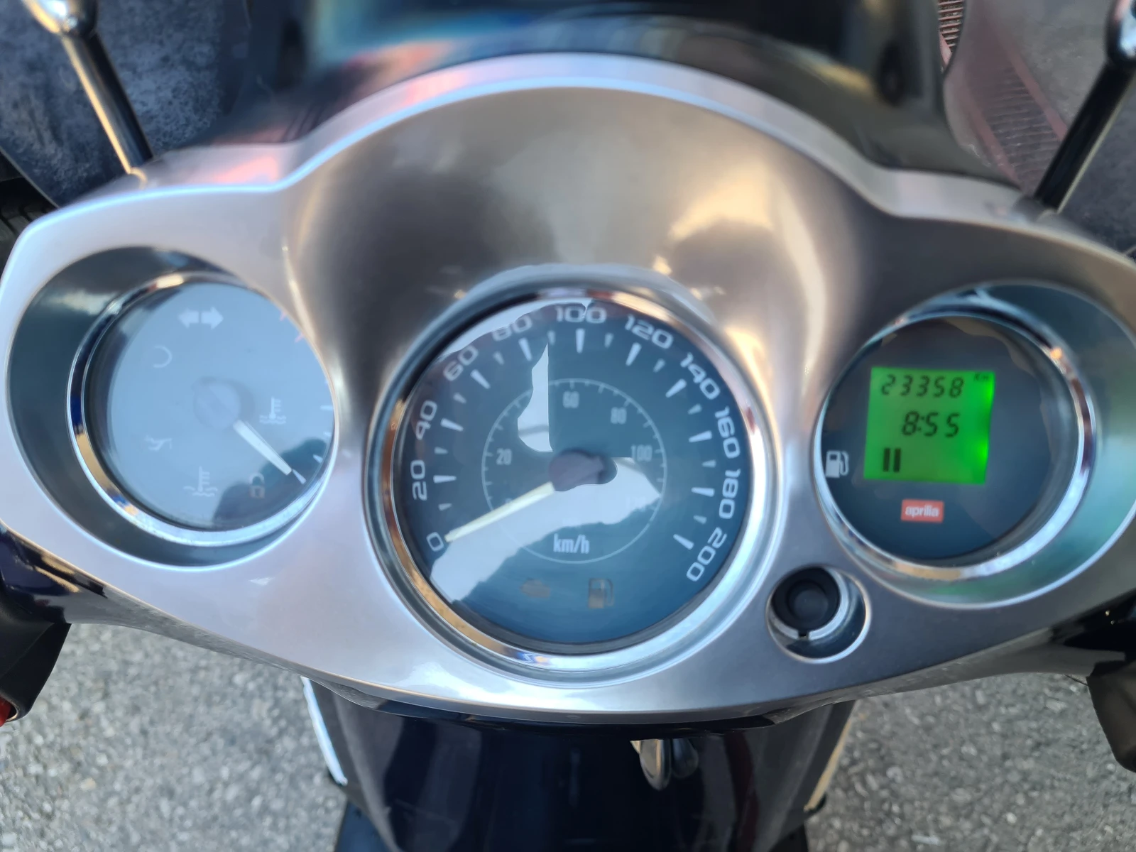 Aprilia Scarabeo 400ie, снимка 15 - Мотоциклети и мототехника - 54966370