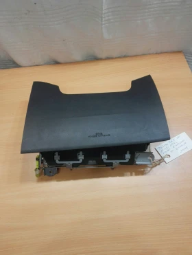 Еърбег в краката на шофьора Тойота Рав4 2.0Б 07г.