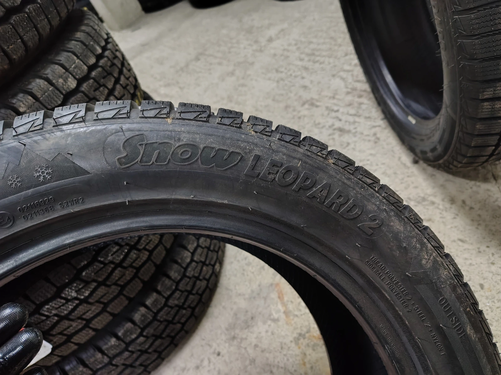 Гуми Зимни 215/55R17, снимка 7 - Гуми и джанти - 54091238