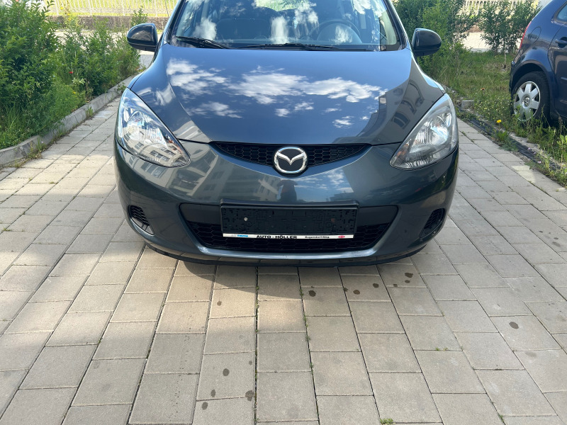Mazda 2 Като нова!, снимка 1 - Автомобили и джипове - 46320584