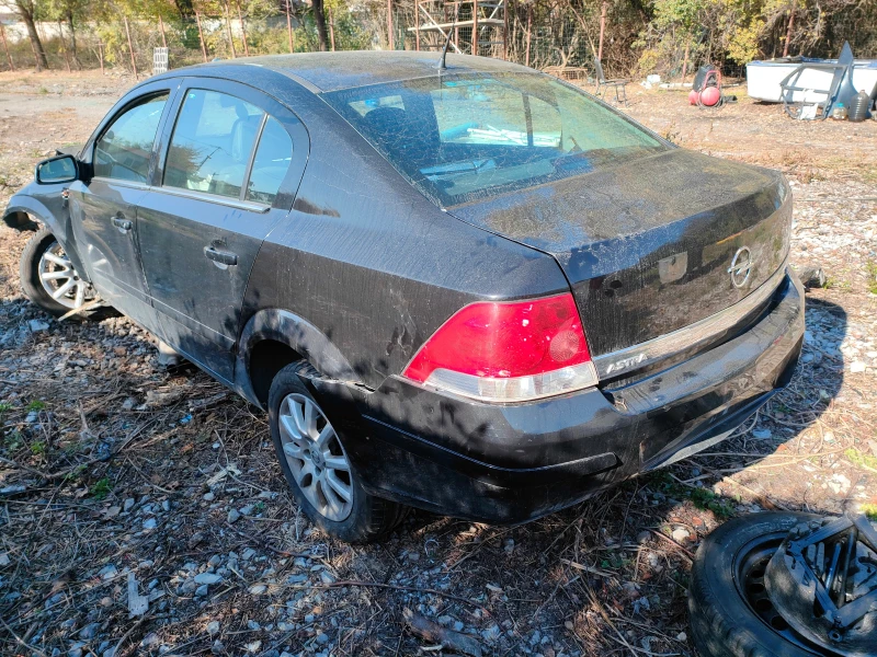 Opel Astra 1.6i Z16XER, снимка 2 - Автомобили и джипове - 47724899