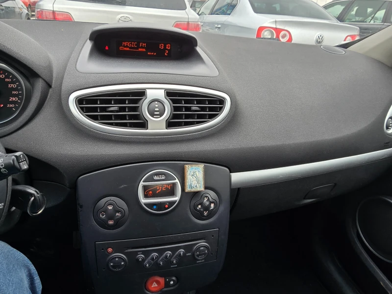 Renault Clio, снимка 3 - Автомобили и джипове - 48472421