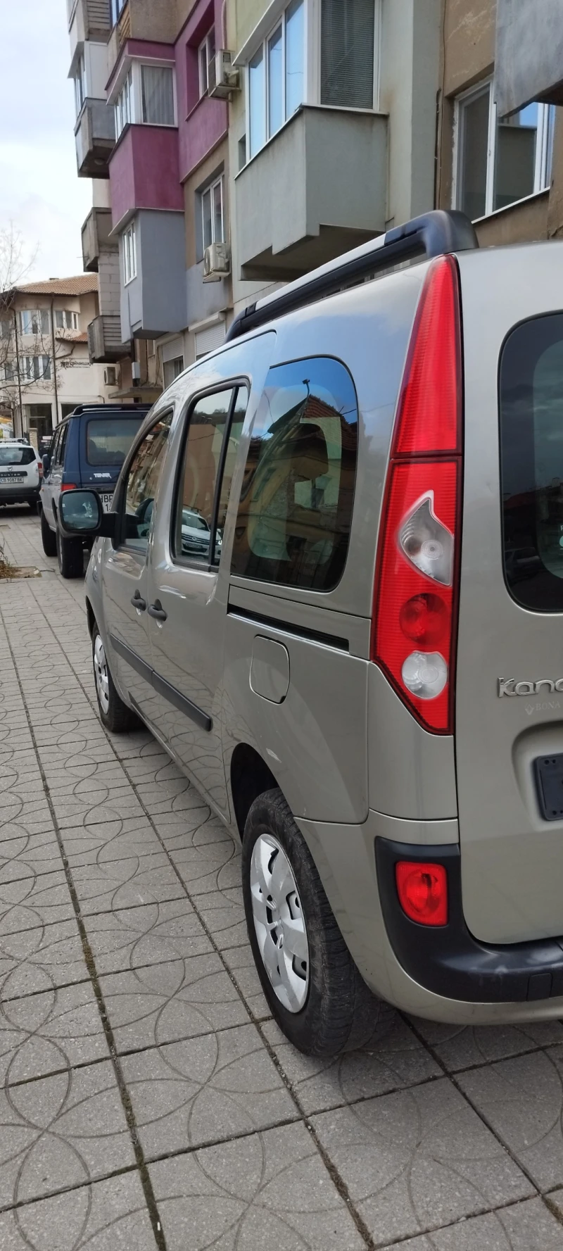 Renault Kangoo, снимка 13 - Автомобили и джипове - 48595700