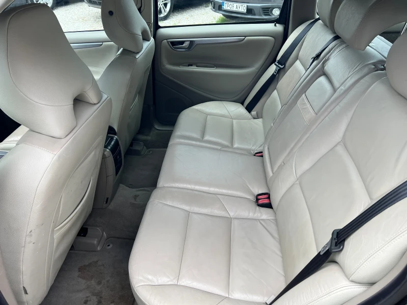 Volvo V70 2.5Т* AWD* АВТОМАТИК* КОЖА* , снимка 10 - Автомобили и джипове - 48771046