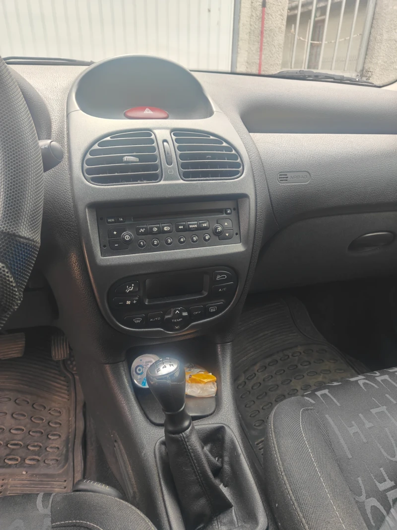 Peugeot 206, снимка 9 - Автомобили и джипове - 49589374