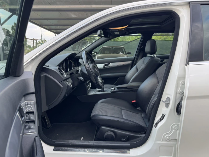 Mercedes-Benz C 180 AMG-PANO-REAL KM, снимка 9 - Автомобили и джипове - 50671314