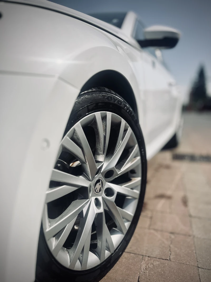 Skoda Superb, снимка 4 - Автомобили и джипове - 52642288