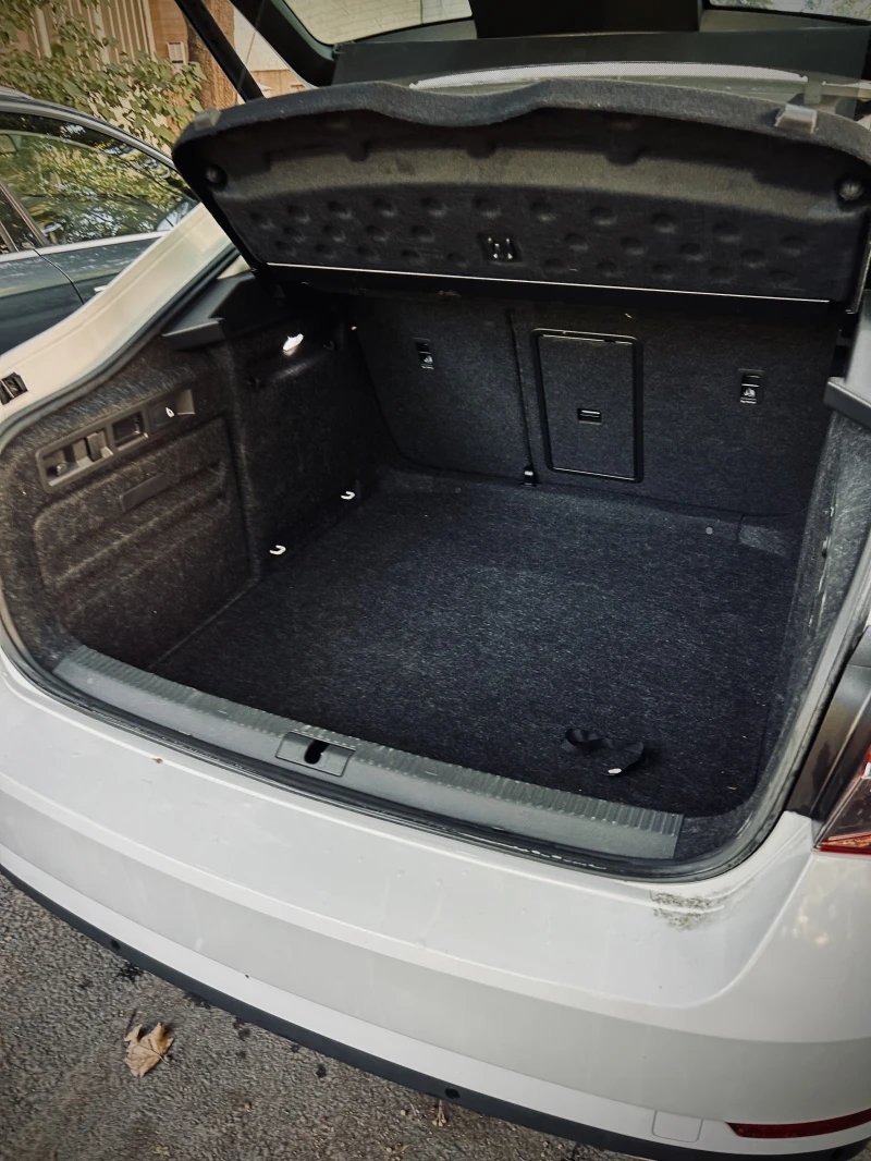 Skoda Superb, снимка 9 - Автомобили и джипове - 52642288