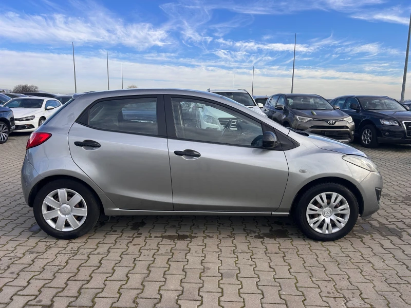 Mazda 2 1.3GAZ NAVI EURO 5, снимка 5 - Автомобили и джипове - 52828590