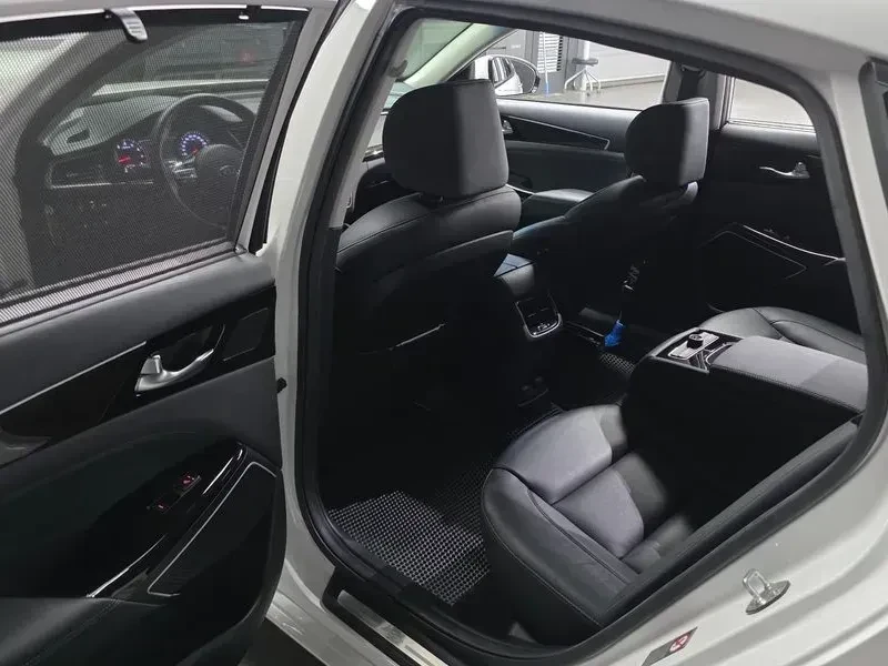 Kia K7 * 2.4 * World * Cup * Edition, снимка 8 - Автомобили и джипове - 55057991