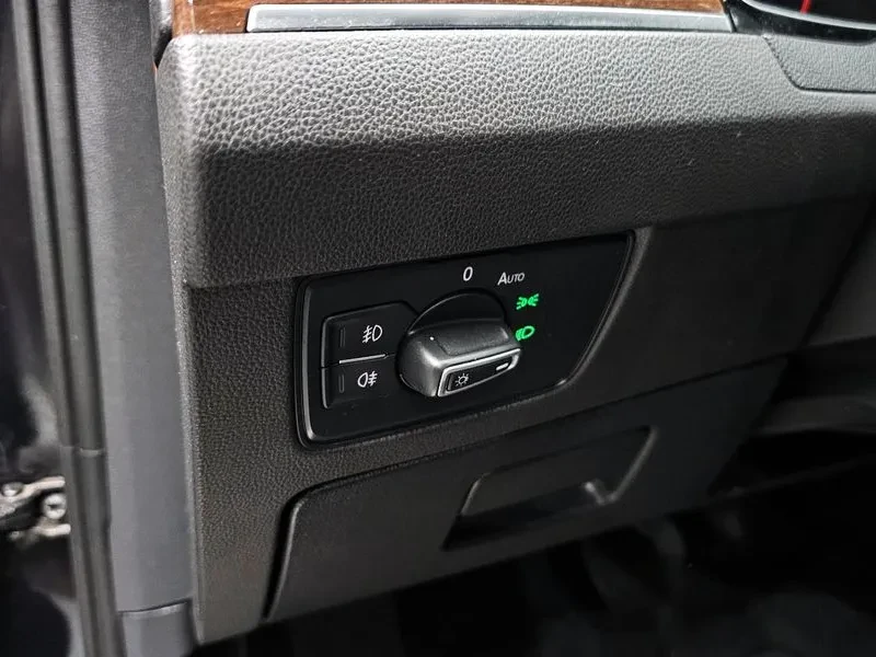 VW Passat 2.0 TDI Premium, снимка 17 - Автомобили и джипове - 56617990