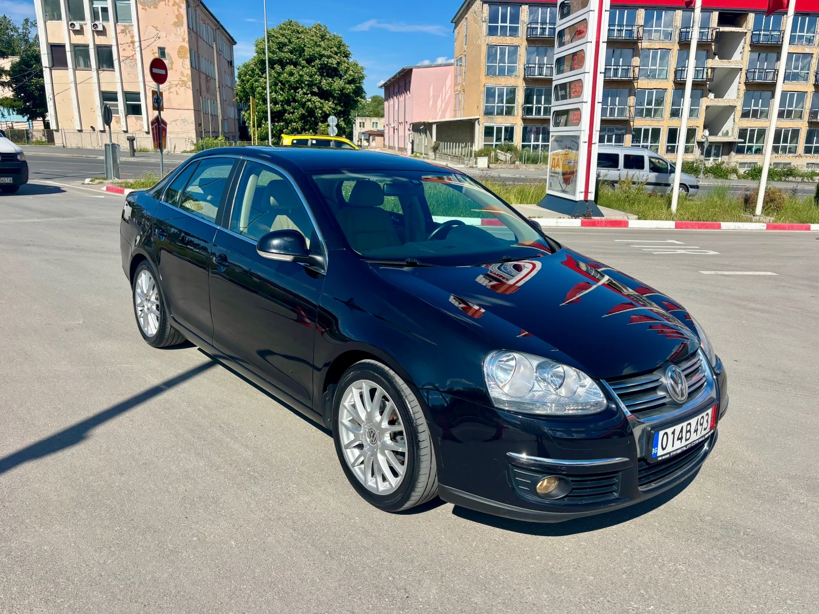 VW Jetta 1.9TDI NAVI DSG6 TOP - изображение 8