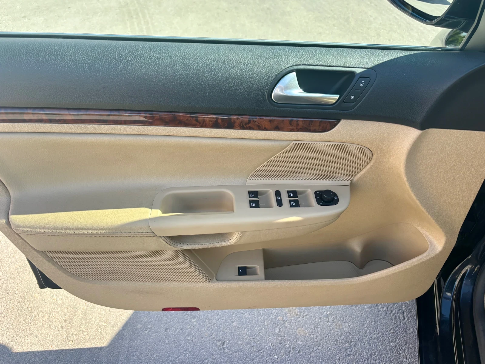 VW Jetta 1.9TDI NAVI DSG6 TOP - изображение 9