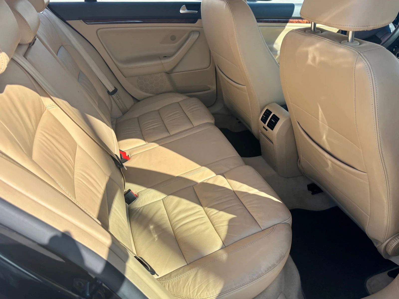 VW Jetta 1.9TDI NAVI DSG6 TOP - изображение 7