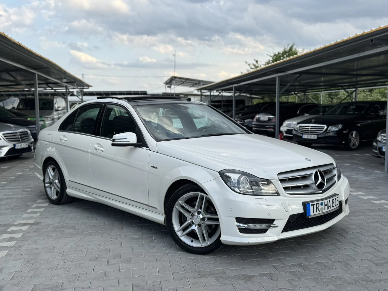 Mercedes-Benz C 180 AMG-PANO-REAL KM - изображение 2