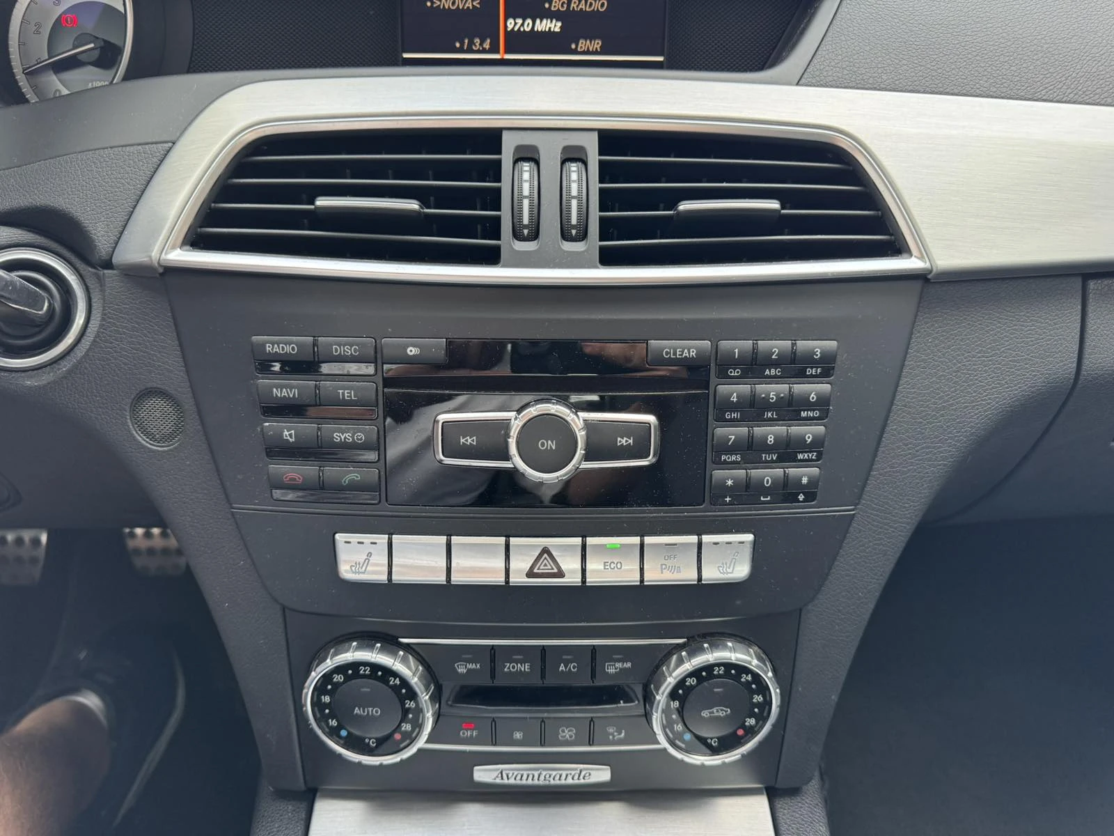Mercedes-Benz C 180 AMG-PANO-REAL KM - изображение 8