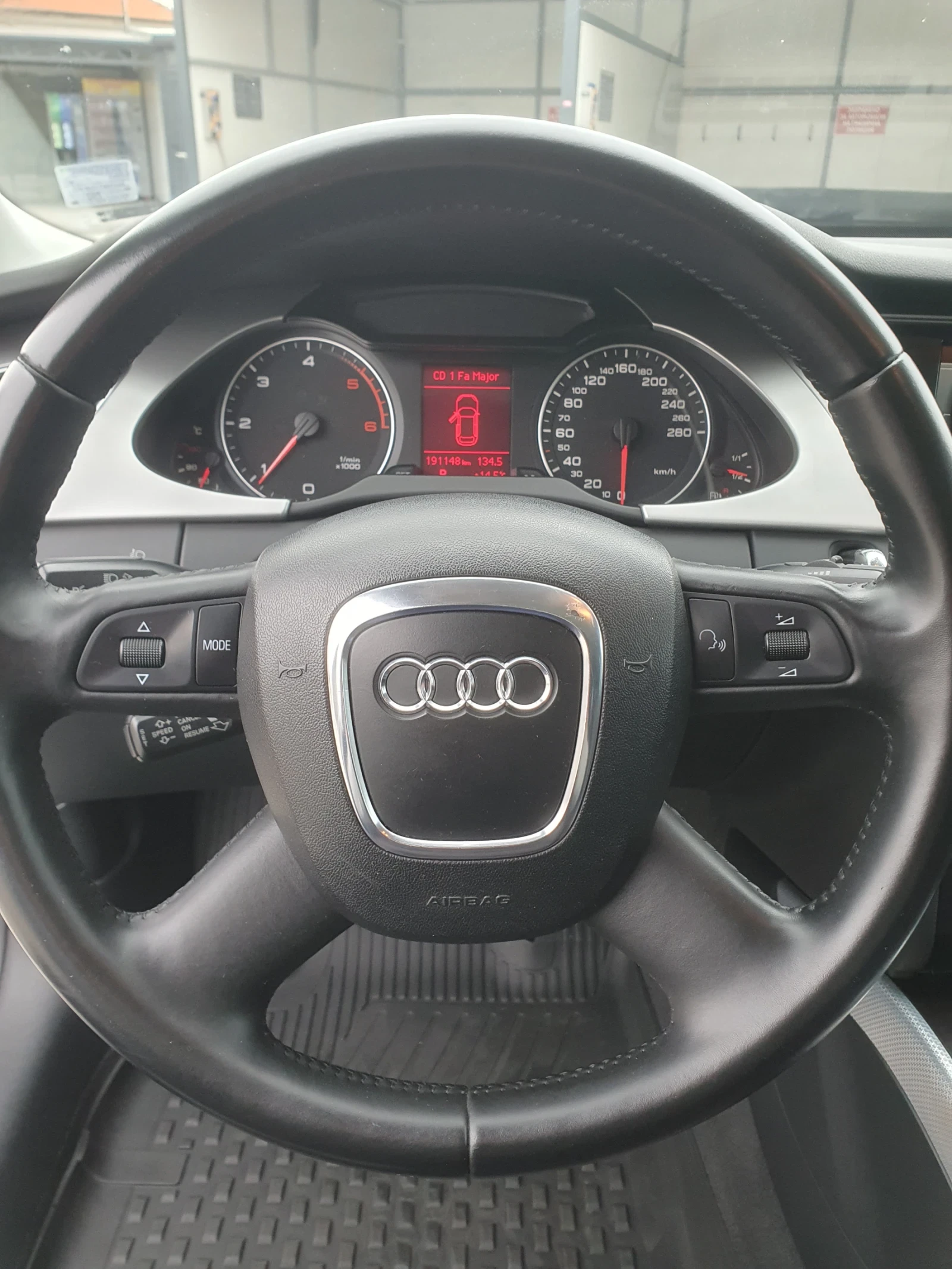 Audi A4 2.0  - изображение 8