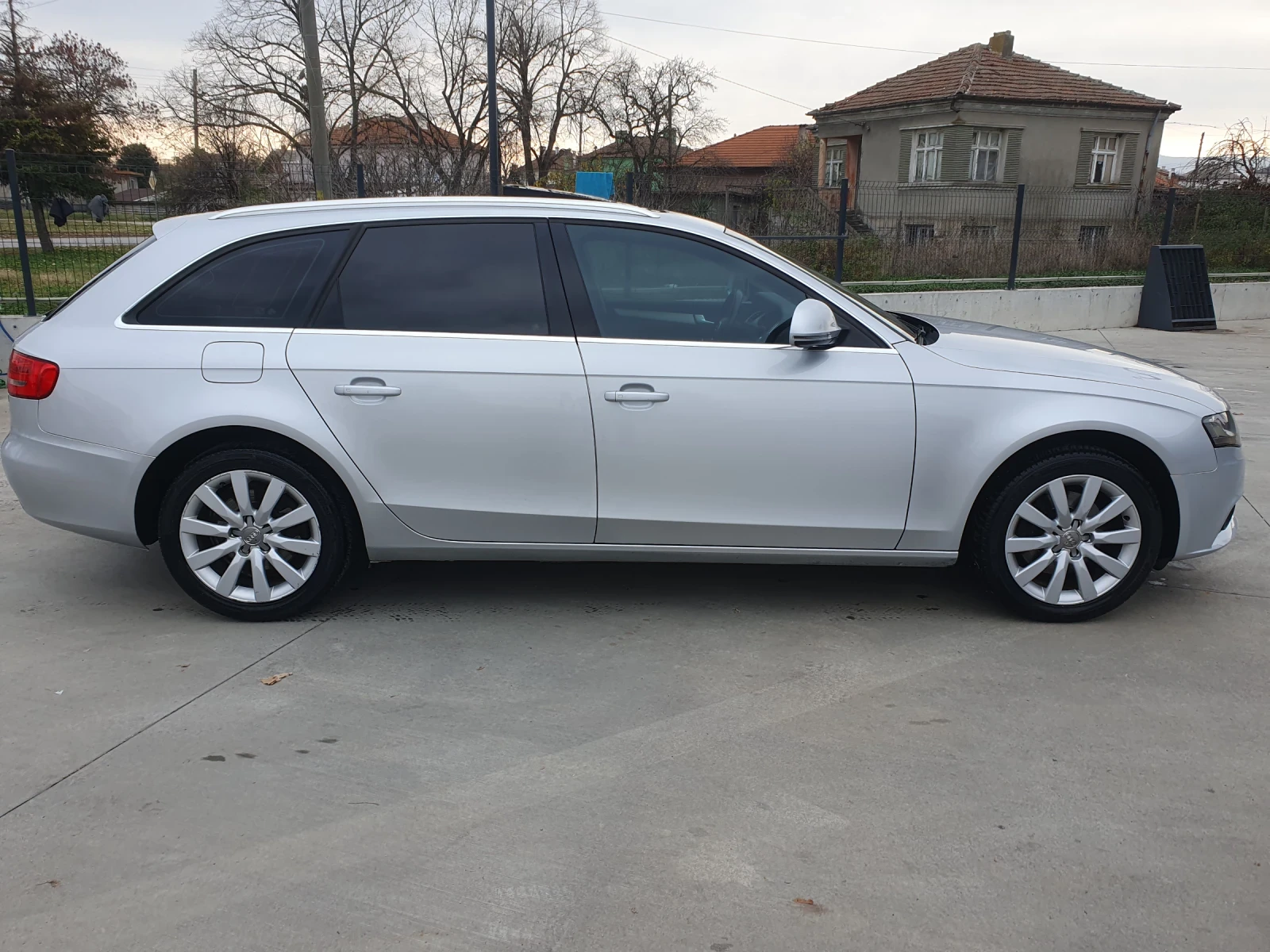 Audi A4 2.0  - изображение 4