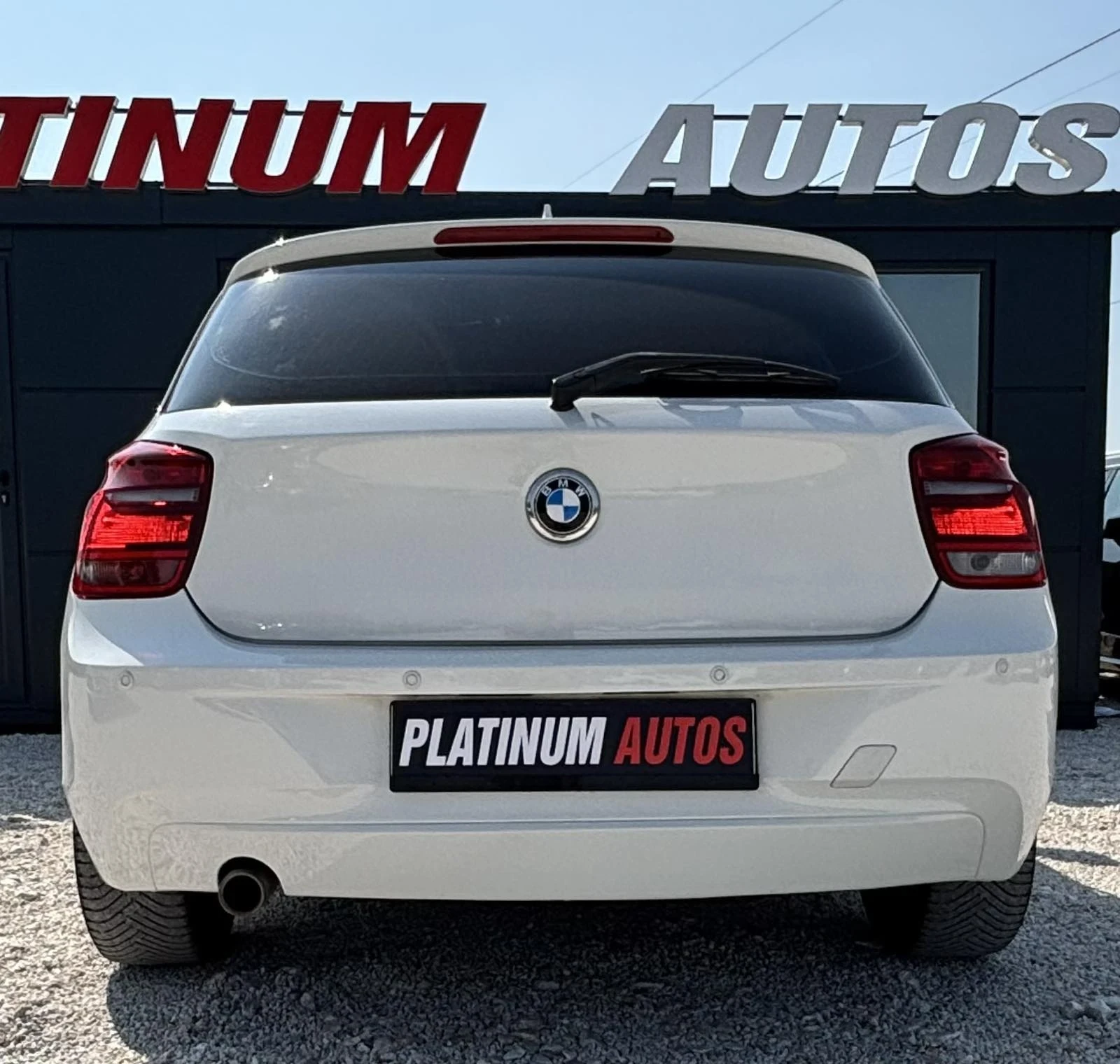 BMW 120 2.0D/SPORT/FACE/6 CK/SERVIZNA ISTORIA/PODGREV  - изображение 4