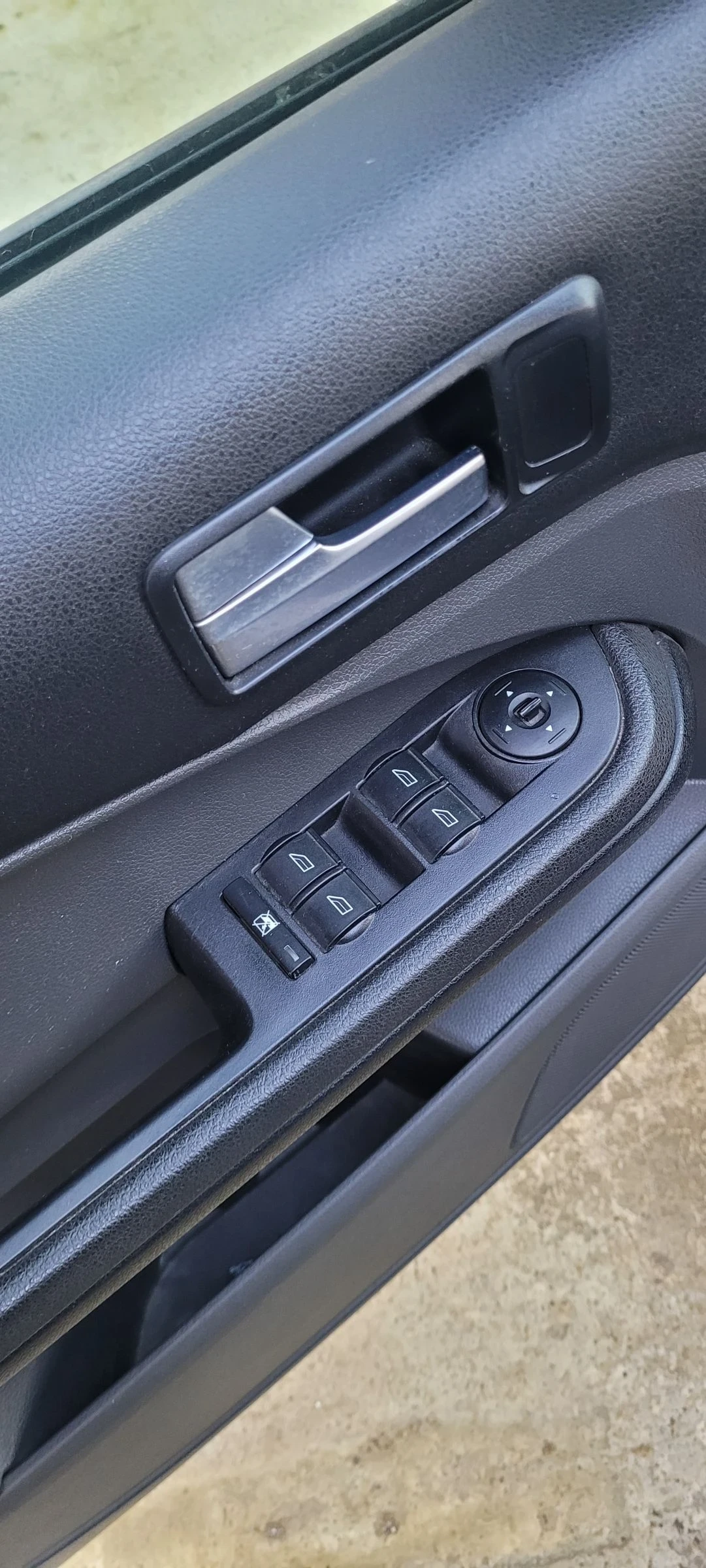 Ford C-max Ghia 1.6 TDCI 109 к.с - изображение 10