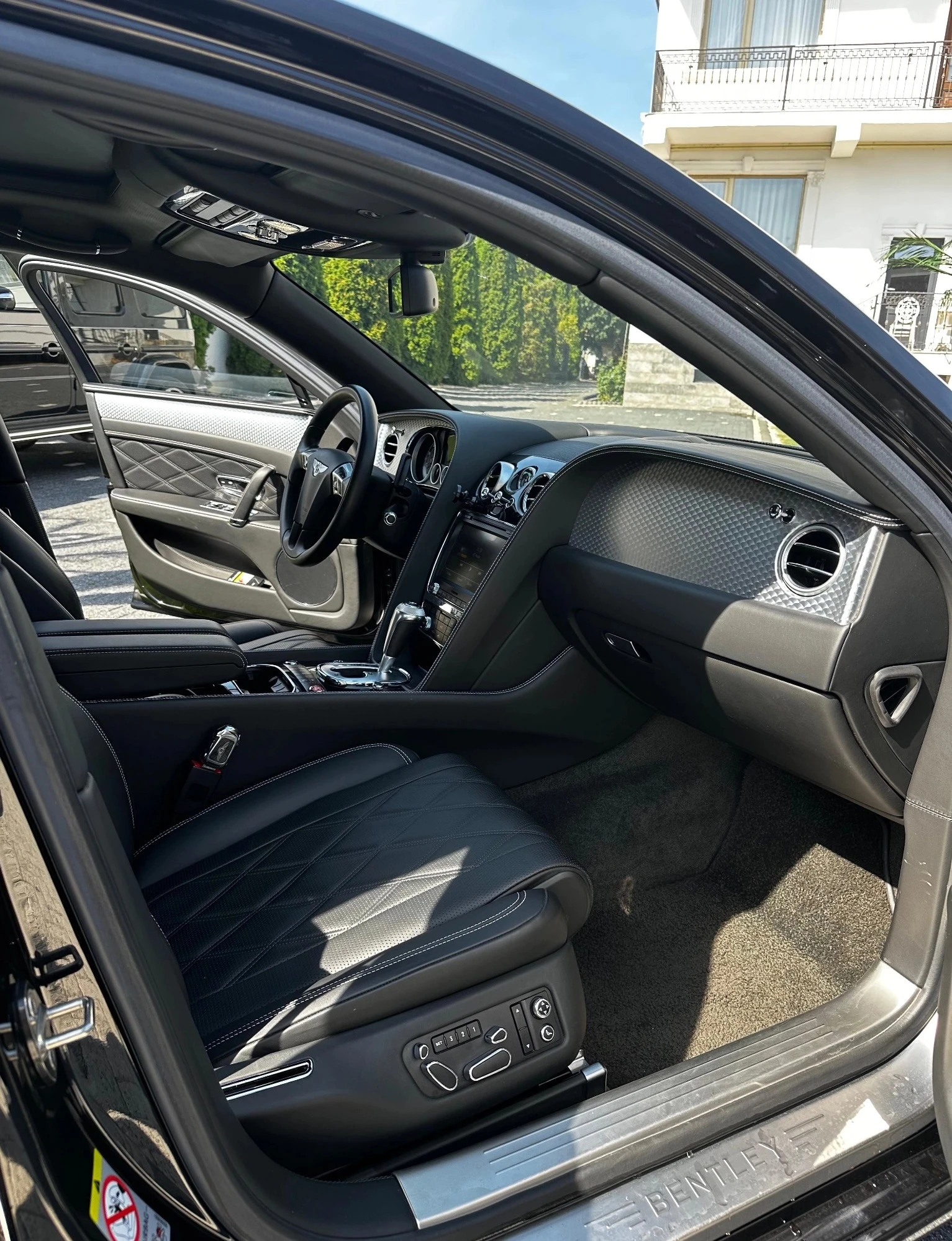 Bentley Flying Spur V8 Mulliner, снимка 7 - Автомобили и джипове - 53858536