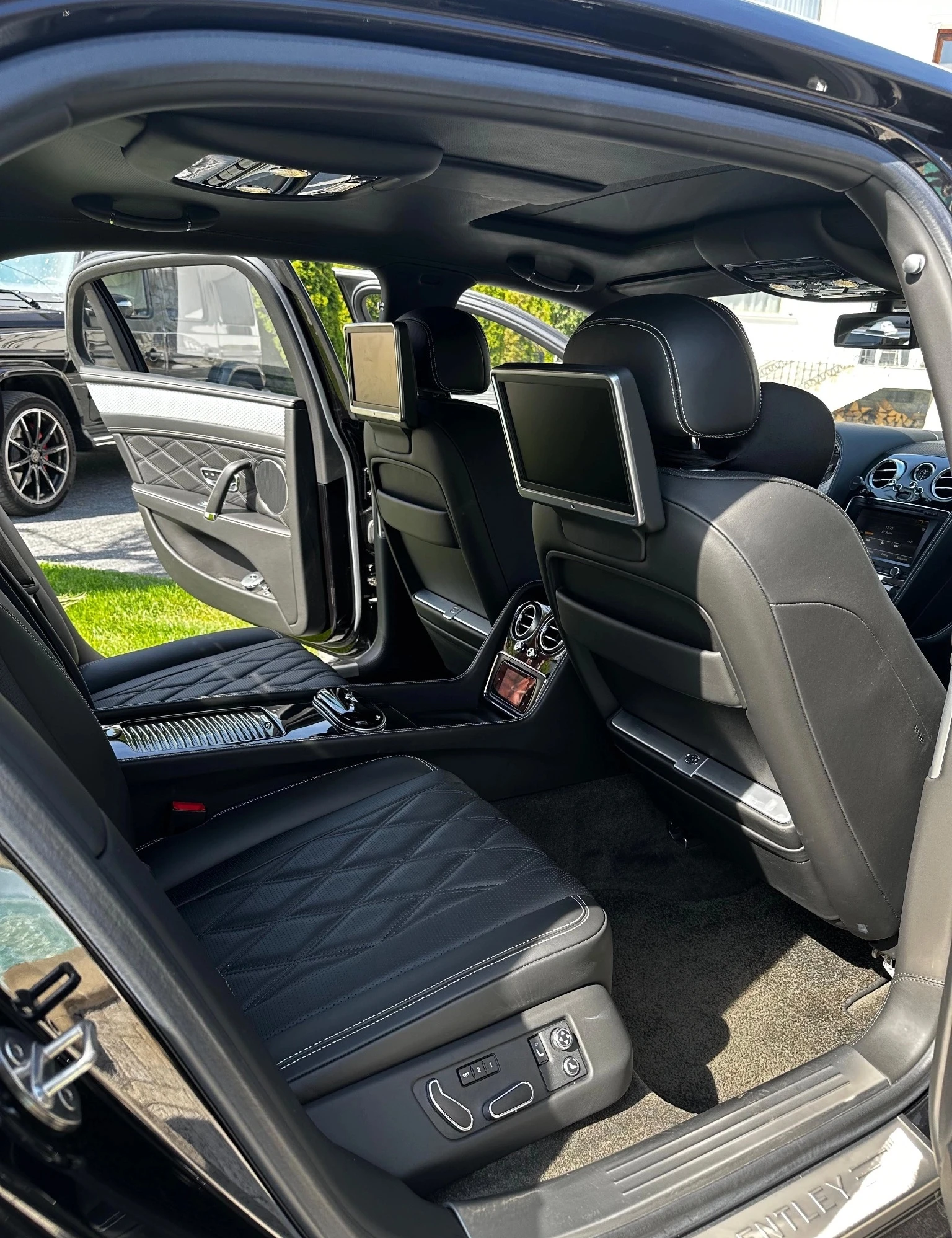 Bentley Flying Spur V8 Mulliner, снимка 9 - Автомобили и джипове - 53858536